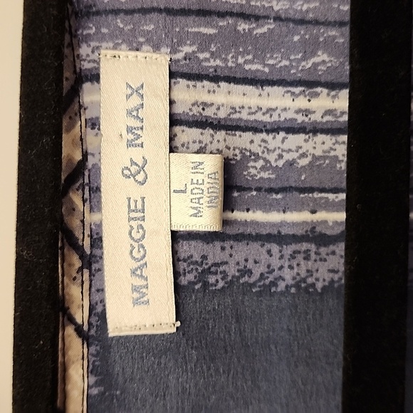 Maggie & Max blue/white plaid Large top - Picture 2 of 7